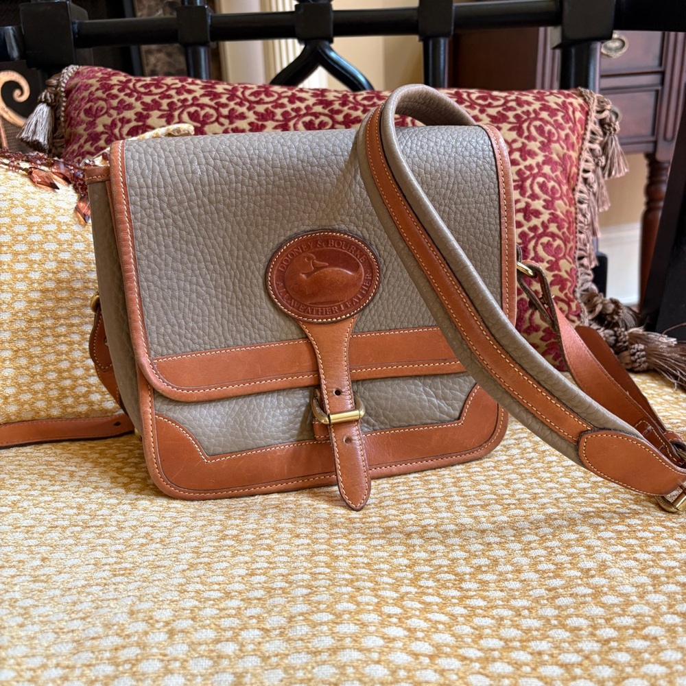 VTG Dooney & Bourke Surrey Crossbody Bag